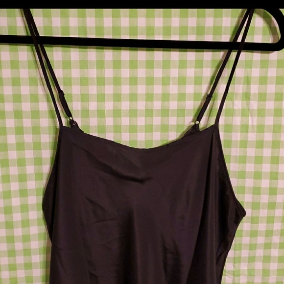 Satin like nightie with red rose stitched on - Picture 3 of 12